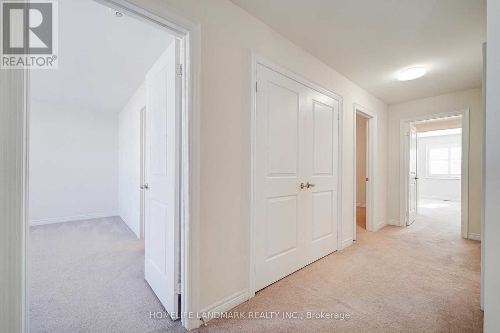 Photo 6 of 175 Scrivener Drive, Aurora ON