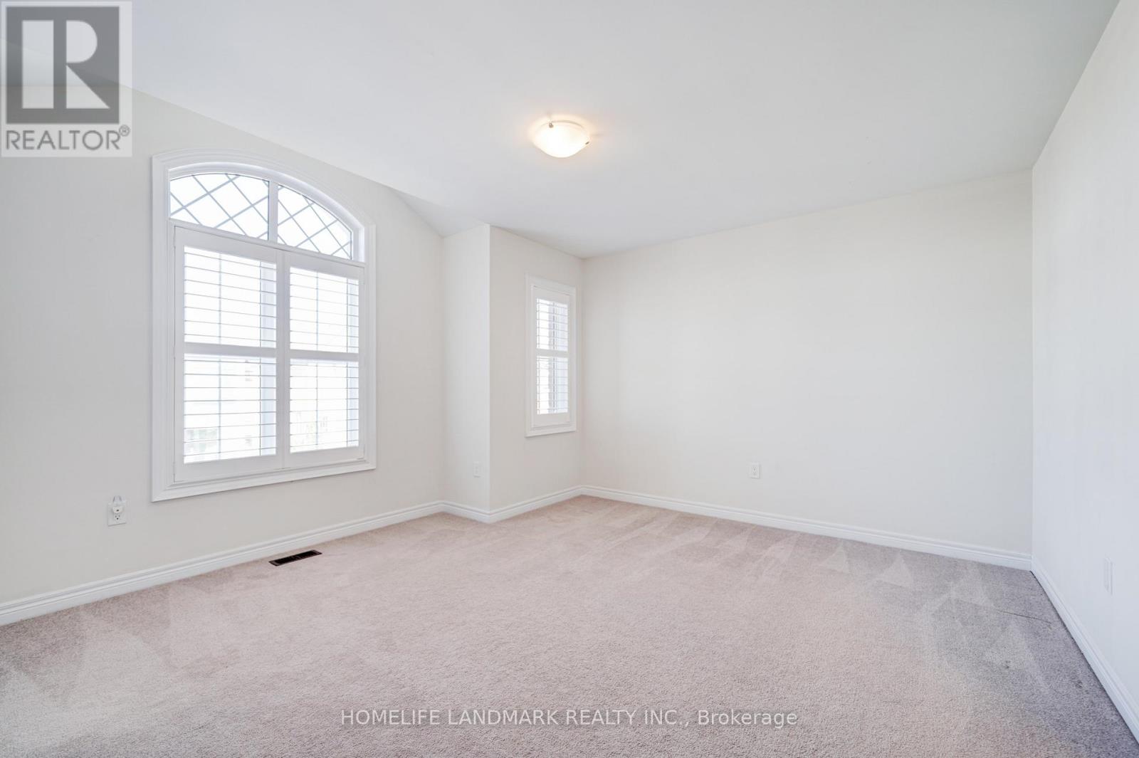 Photo 35 of 175 Scrivener Drive, Aurora ON