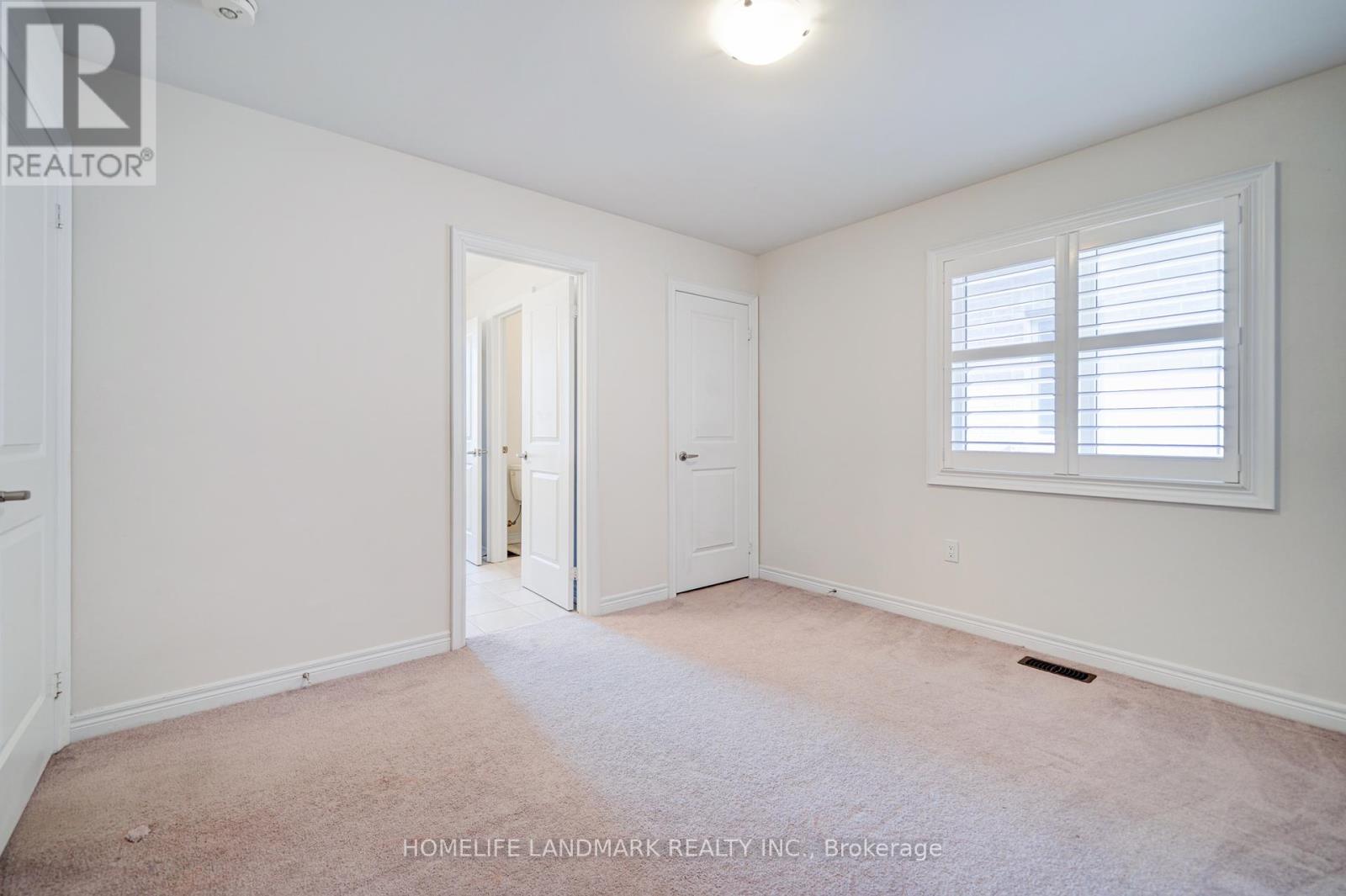 Photo 36 of 175 Scrivener Drive, Aurora ON