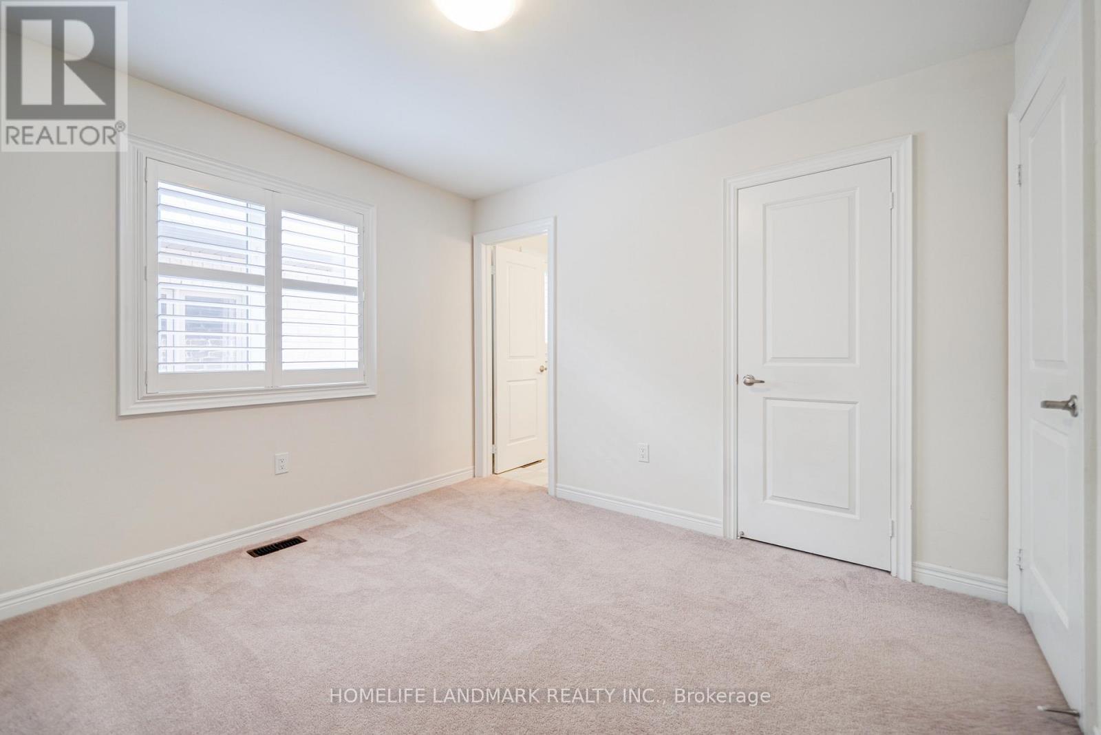 Photo 27 of 175 Scrivener Drive, Aurora ON