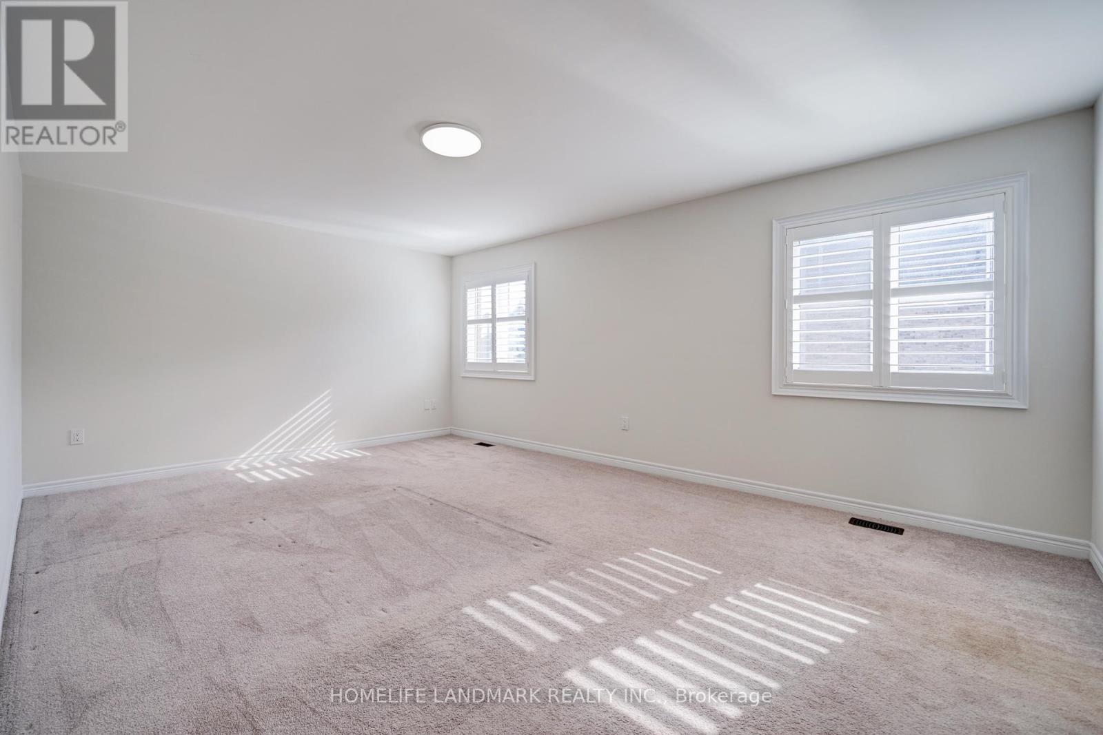 Photo 26 of 175 Scrivener Drive, Aurora ON