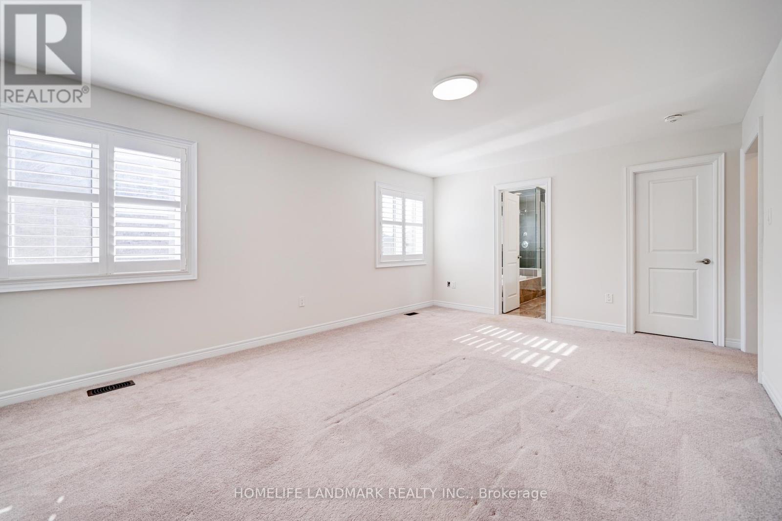 Photo 9 of 175 Scrivener Drive, Aurora ON