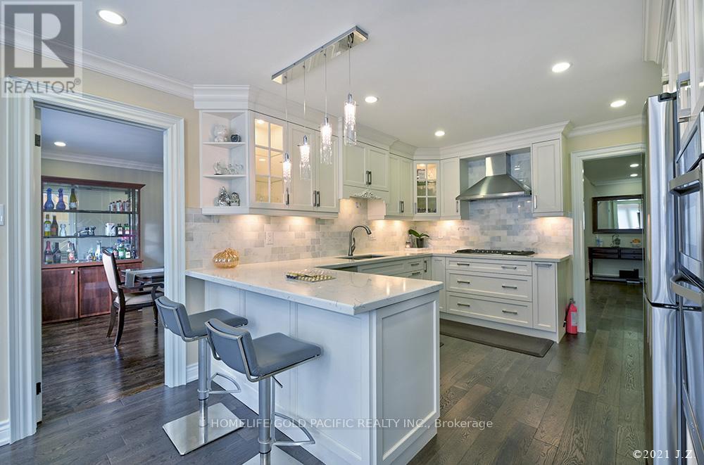 Photo 13 of 48 Havagal Crescent, Markham ON