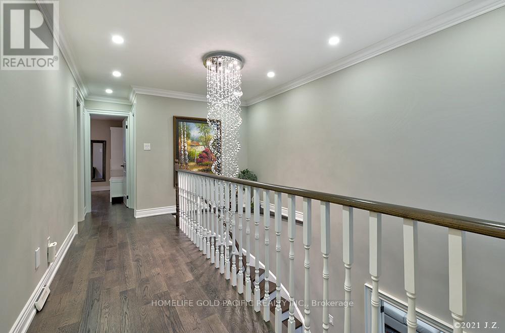 Photo 20 of 48 Havagal Crescent, Markham ON