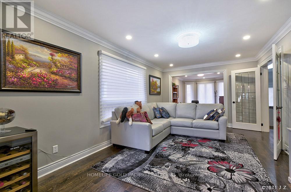 Photo 7 of 48 Havagal Crescent, Markham ON