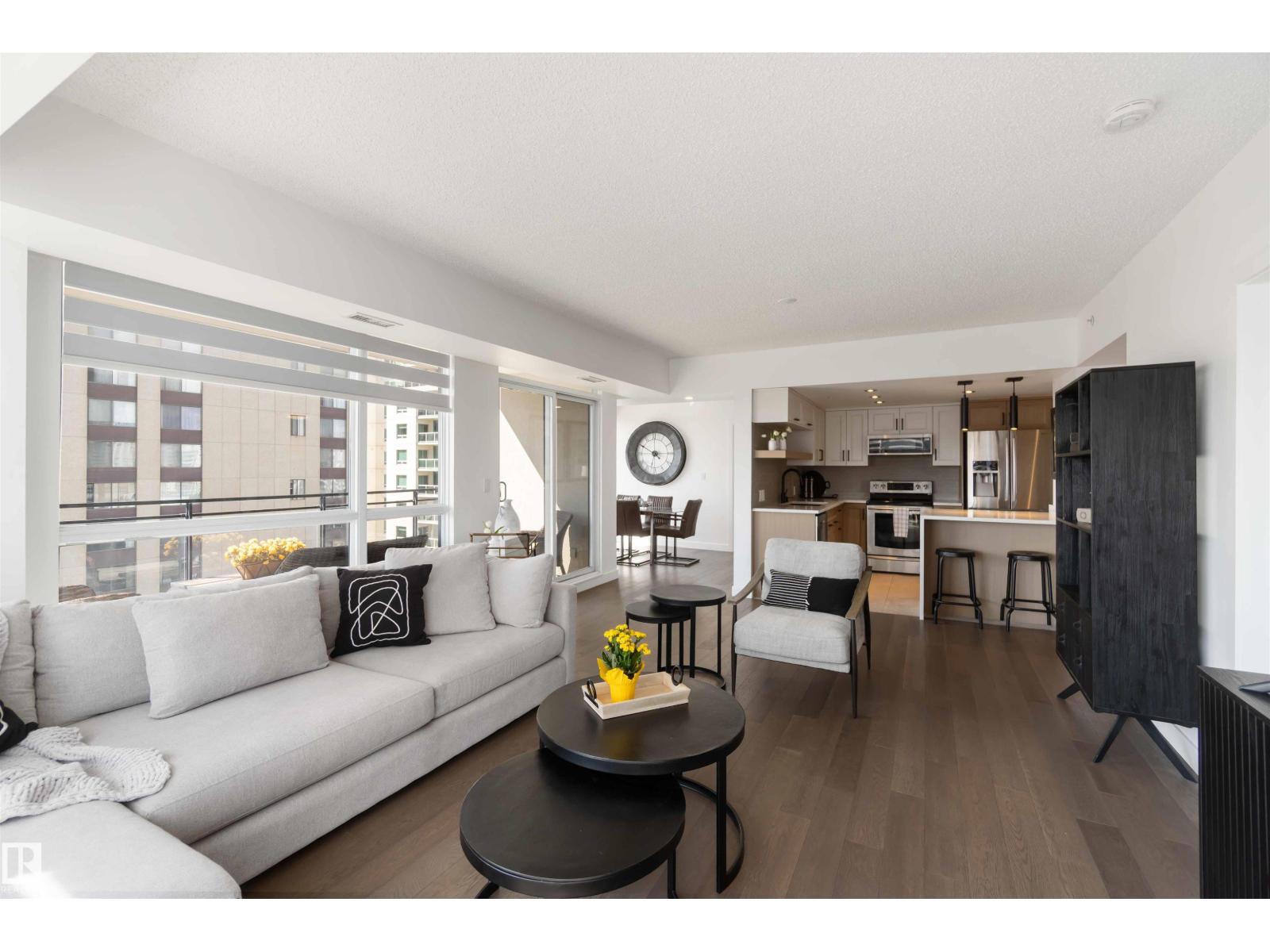 Photo 3 of 802 10046 117 St Nw, Edmonton AB