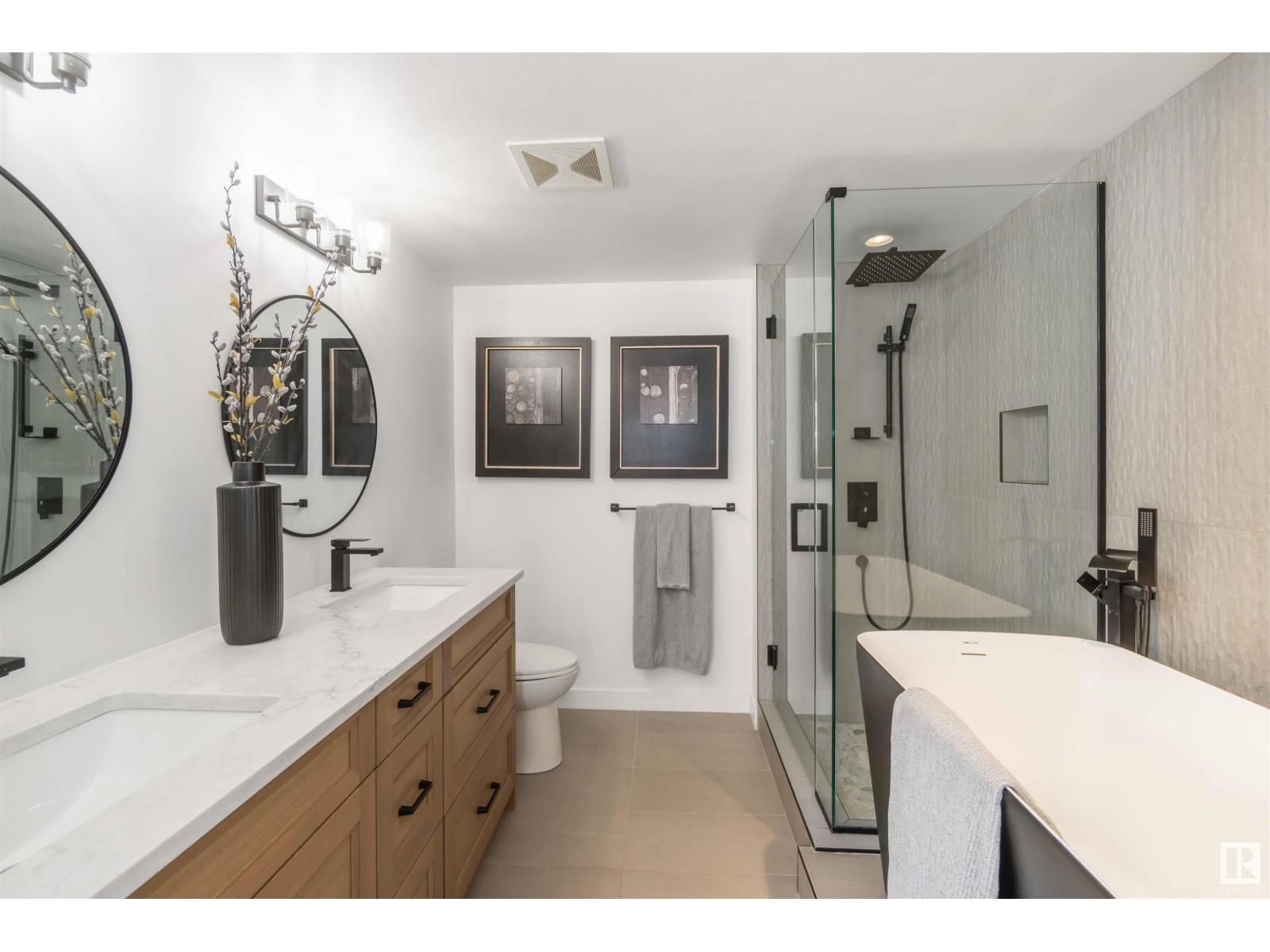 Photo 8 of 802 10046 117 St Nw, Edmonton AB