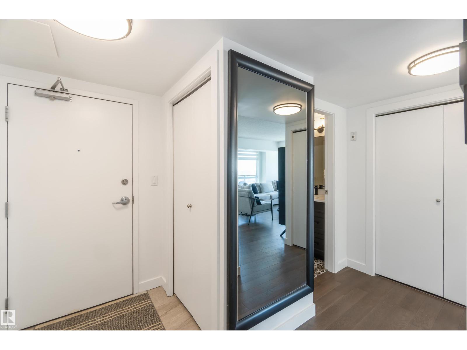 Photo 4 of 802 10046 117 St Nw, Edmonton AB