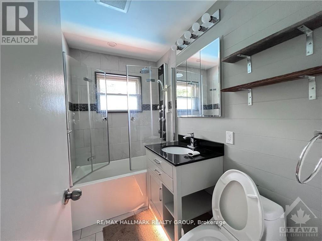 Photo 10 of 38 Capilano Drive, Ottawa ON