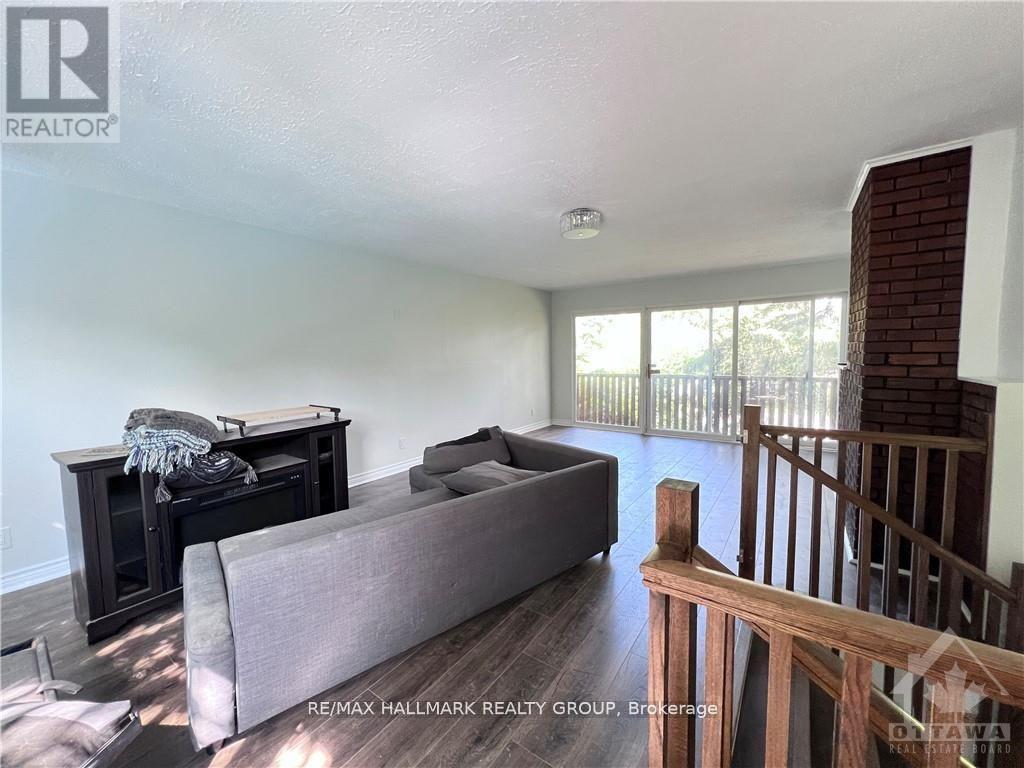 Photo 7 of 38 Capilano Drive, Ottawa ON