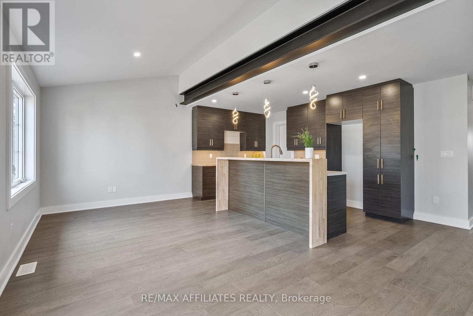 Photo 4 of 19 B Dundas Street, South Dundas ON