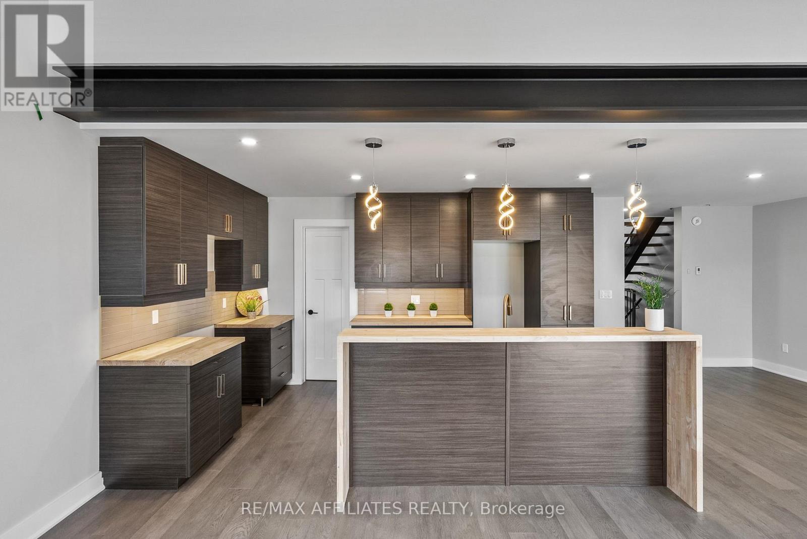 Photo 5 of 19 B Dundas Street, South Dundas ON