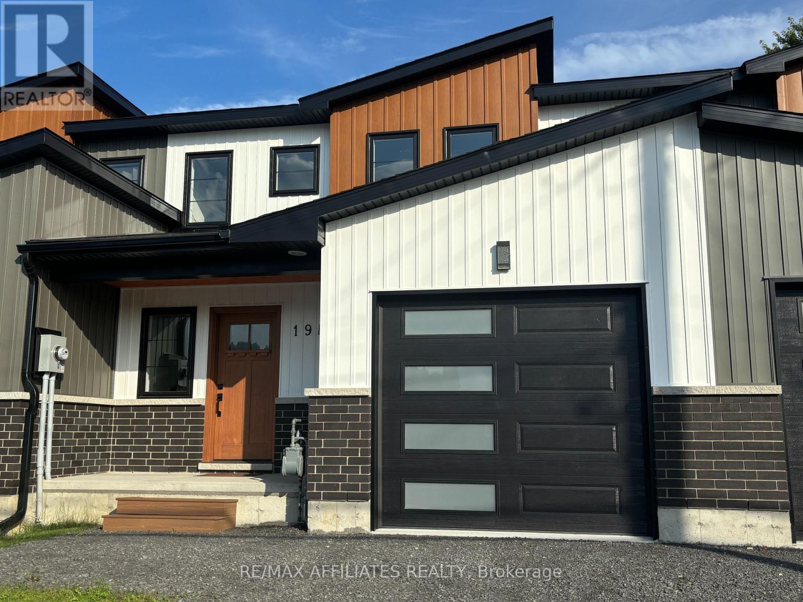 Photo 7 of 19 B Dundas Street, South Dundas ON