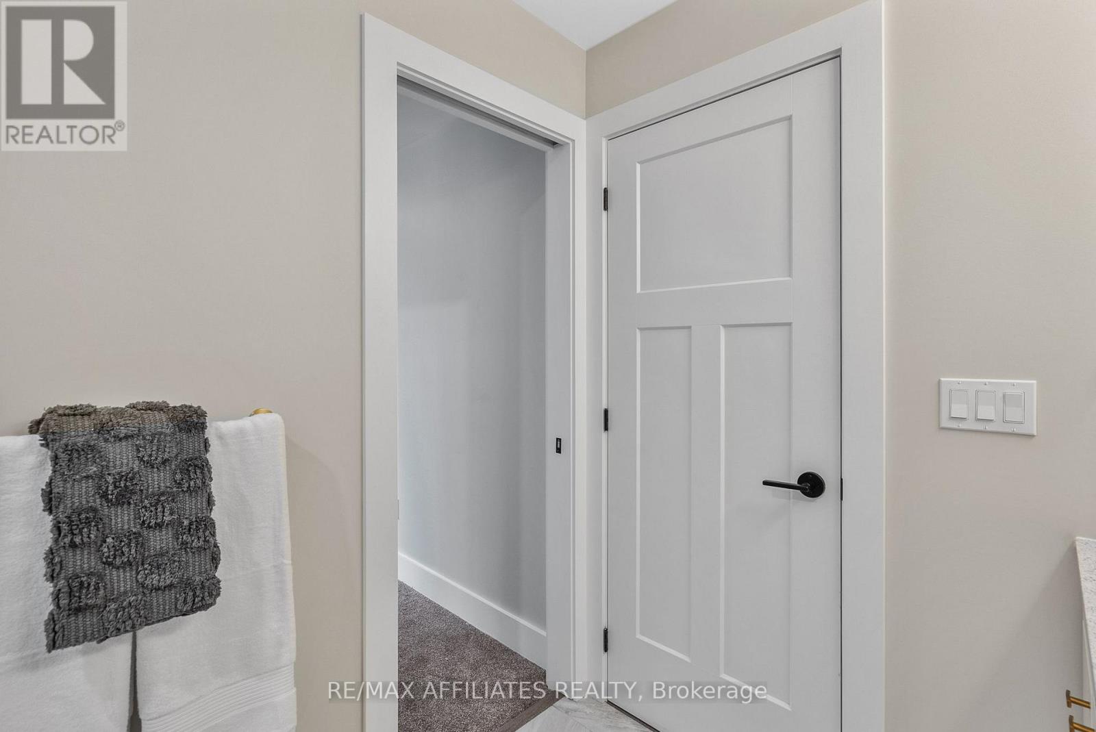 Photo 6 of 19 B Dundas Street, South Dundas ON