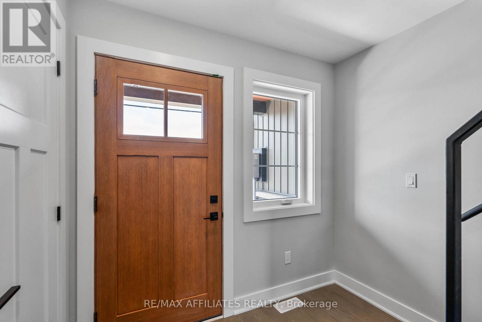 Photo 14 of 19 B Dundas Street, South Dundas ON