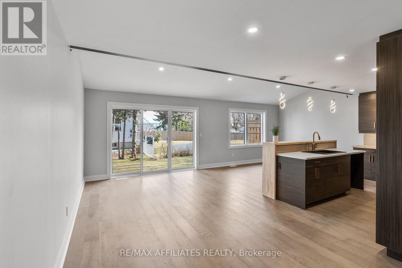 Photo 9 of 19 B Dundas Street, South Dundas ON