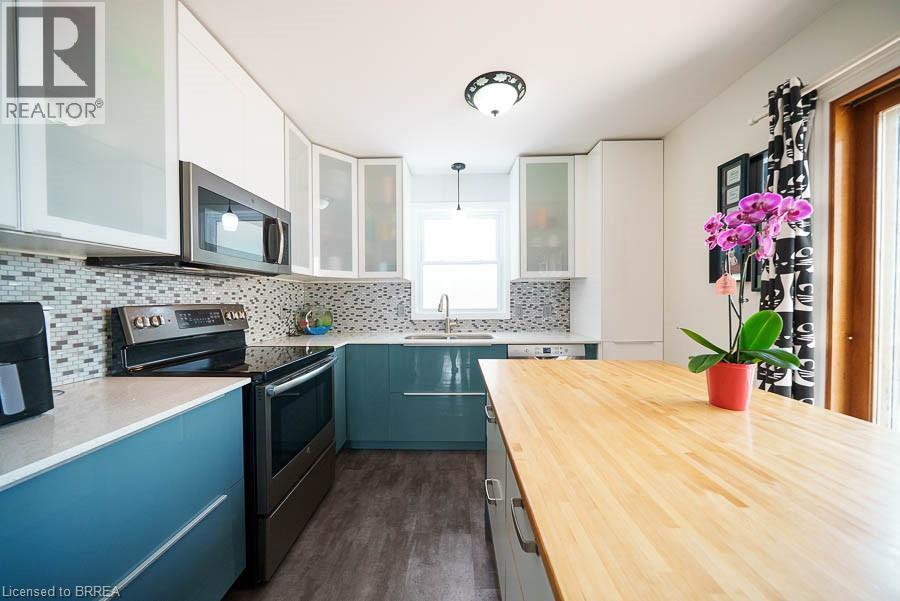 Photo 8 of 432 Manitoba Road, Woodstock ON