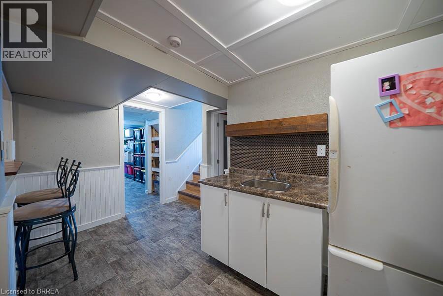 Photo 10 of 432 Manitoba Road, Woodstock ON