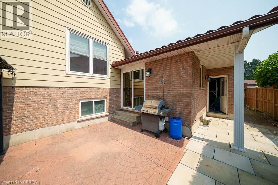 Photo 2 of 432 Manitoba Road, Woodstock ON
