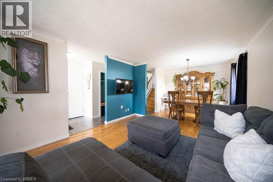 Photo 11 of 432 Manitoba Road, Woodstock ON