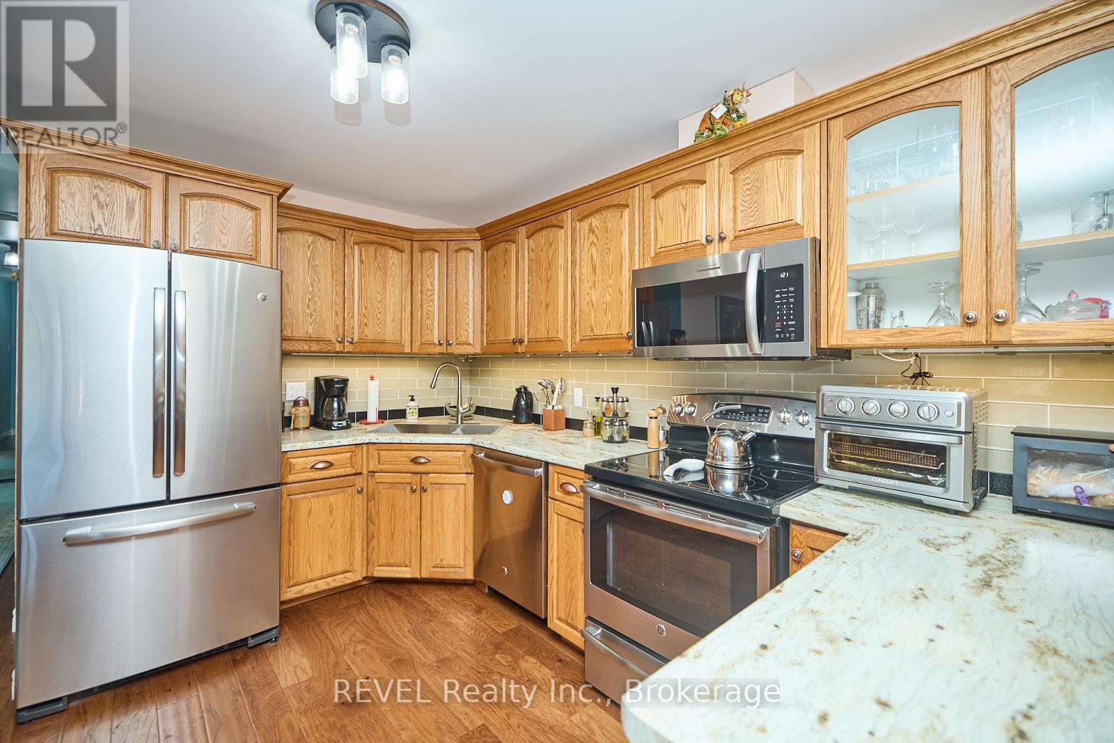 Photo 18 of 19 Knoll Street, Port Colborne ON