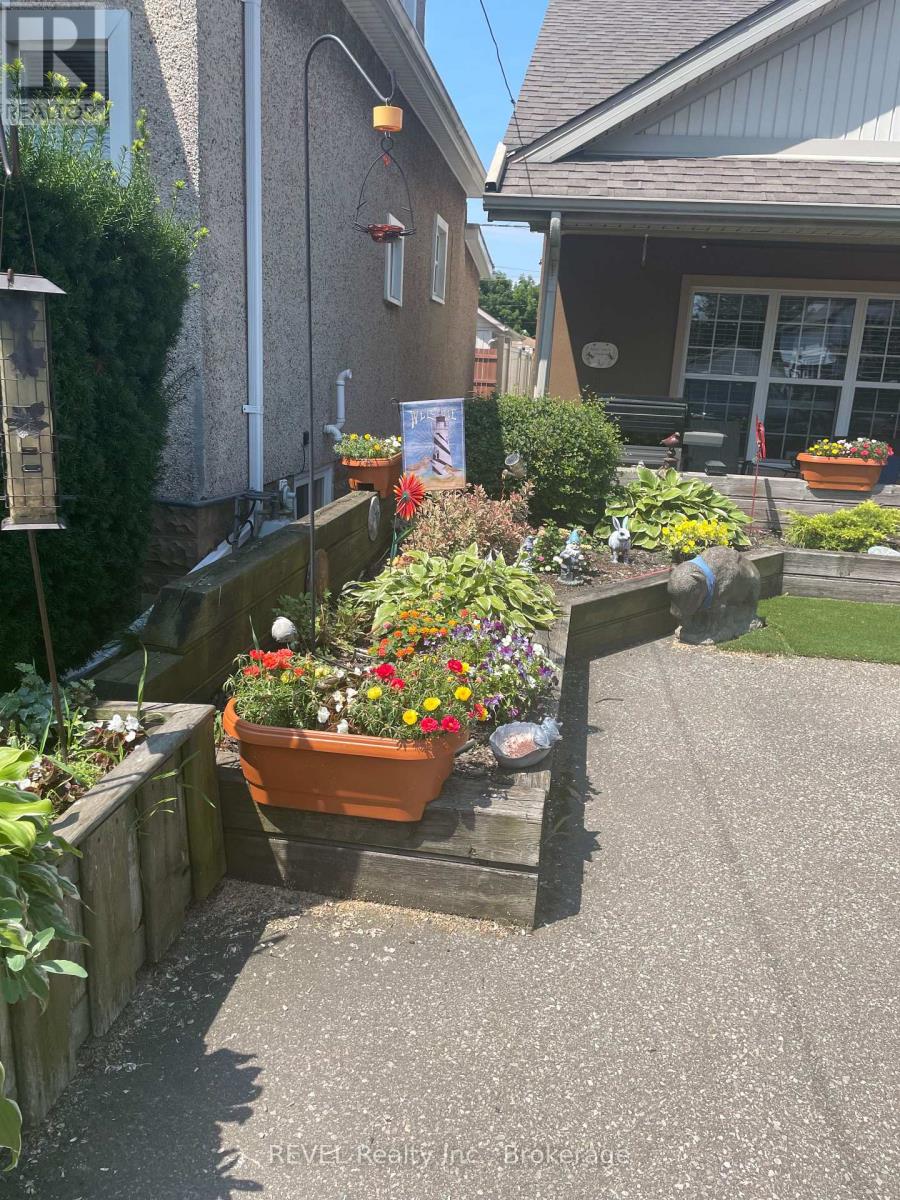 Photo 6 of 19 Knoll Street, Port Colborne ON