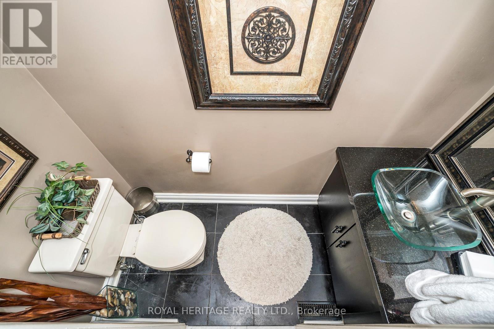 Photo 7 of 756 Stonepath Circle, Pickering ON