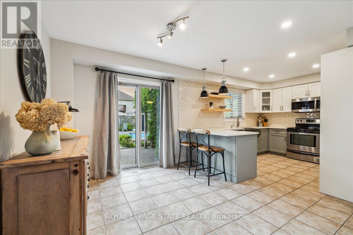Photo 17 of 51 Napa Lane, Hamilton ON