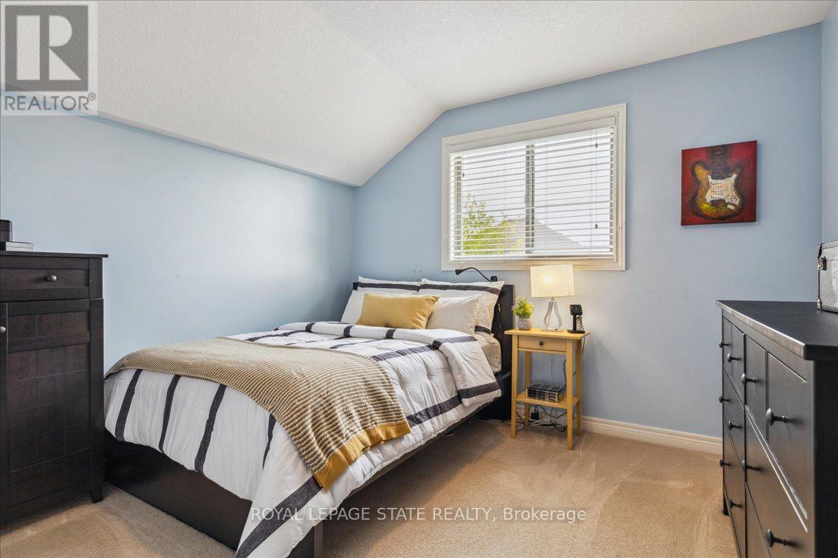 Photo 31 of 51 Napa Lane, Hamilton ON