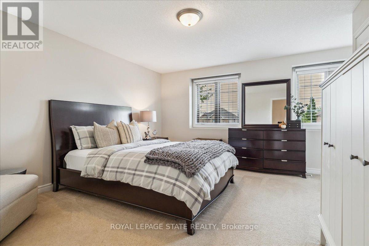 Photo 24 of 51 Napa Lane, Hamilton ON