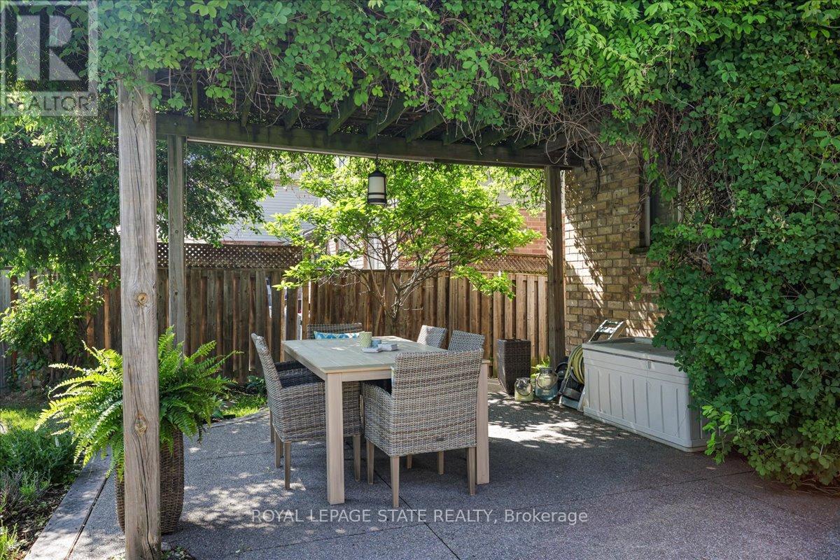 Photo 41 of 51 Napa Lane, Hamilton ON