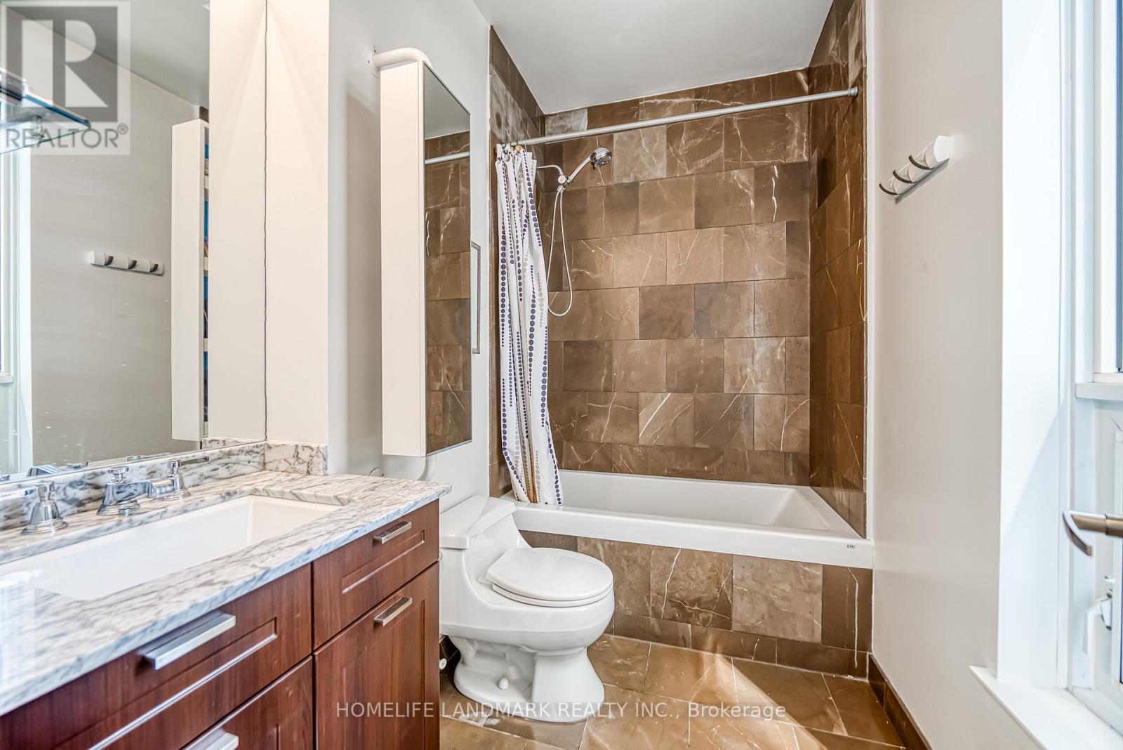 Photo 23 of 2701 35 Hayden Street, Toronto ON
