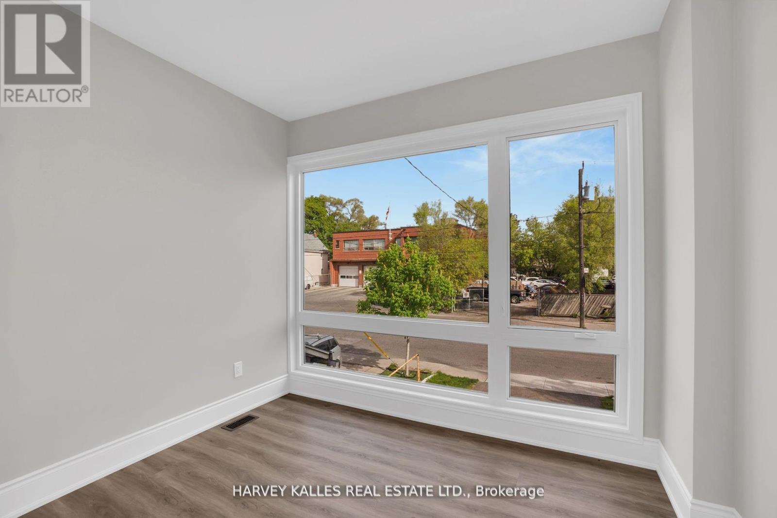 Photo 13 of 19 Lambton Avenue, Toronto ON