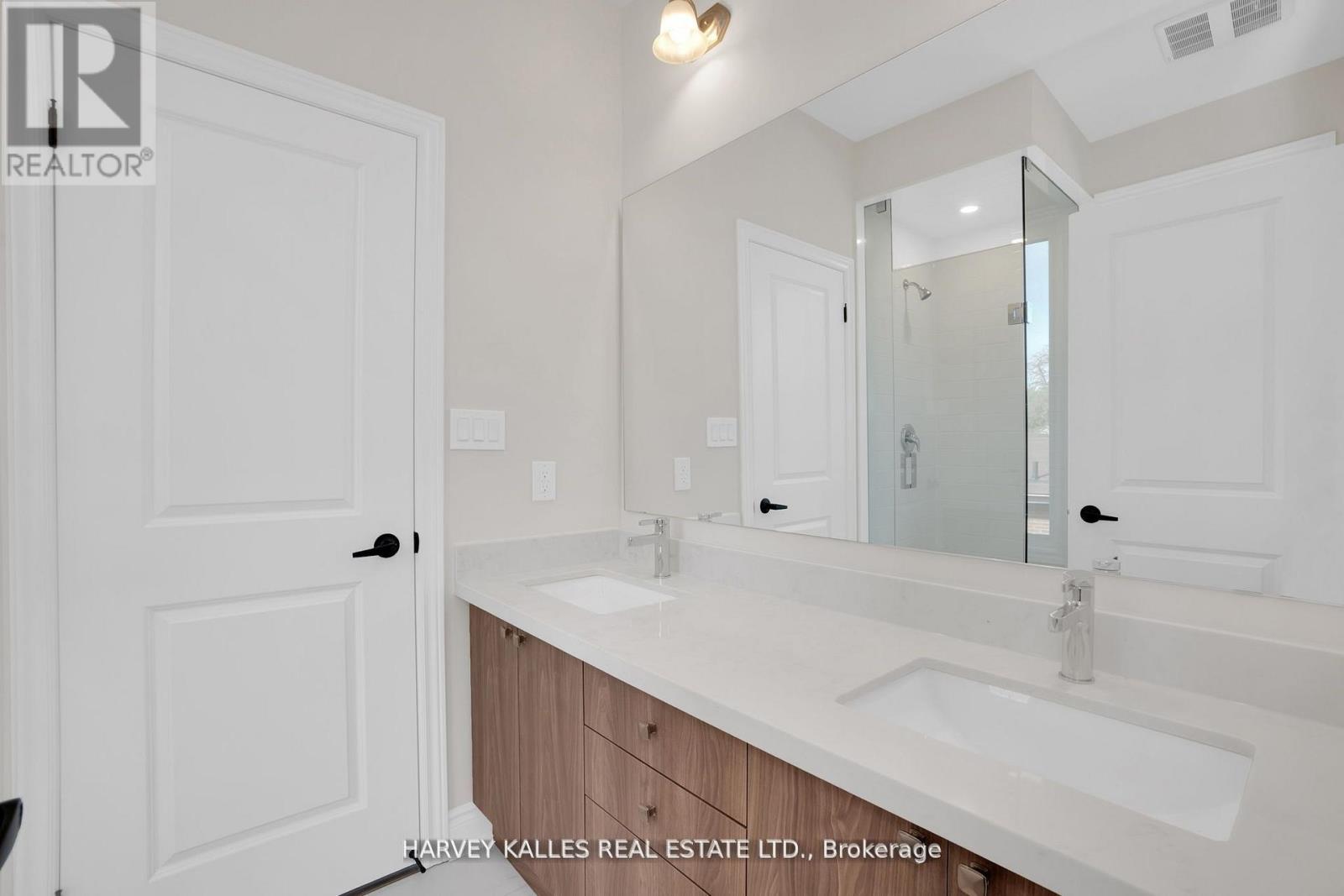 Photo 28 of 19 Lambton Avenue, Toronto ON