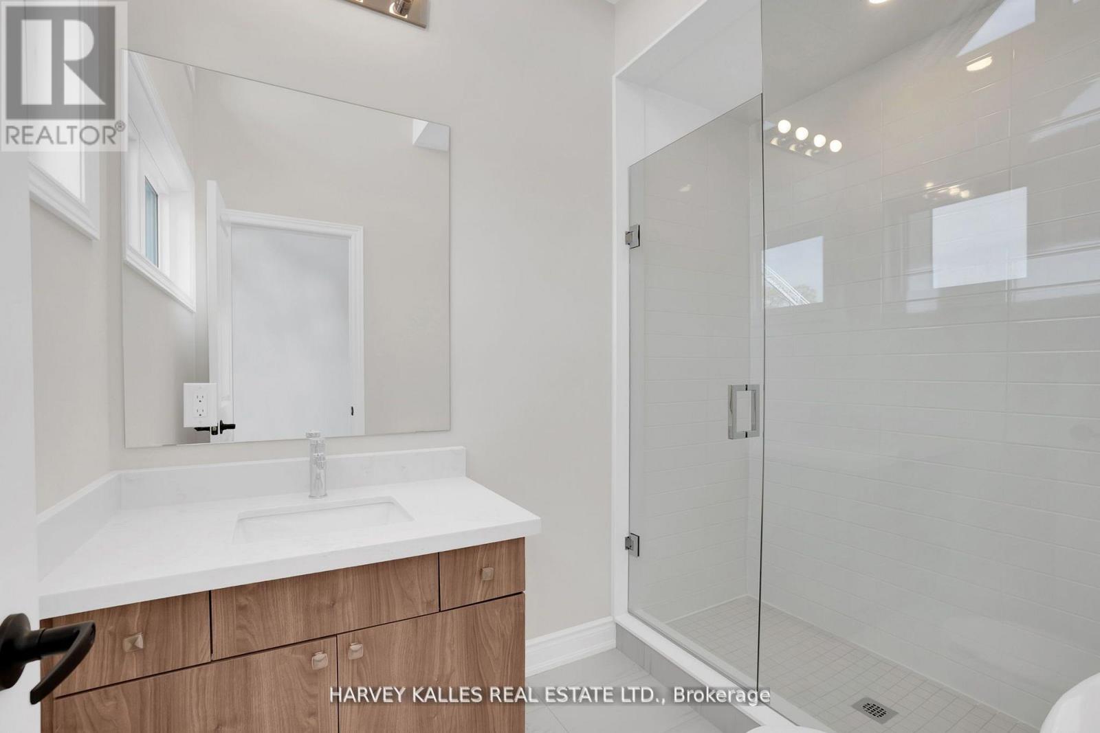 Photo 34 of 19 Lambton Avenue, Toronto ON
