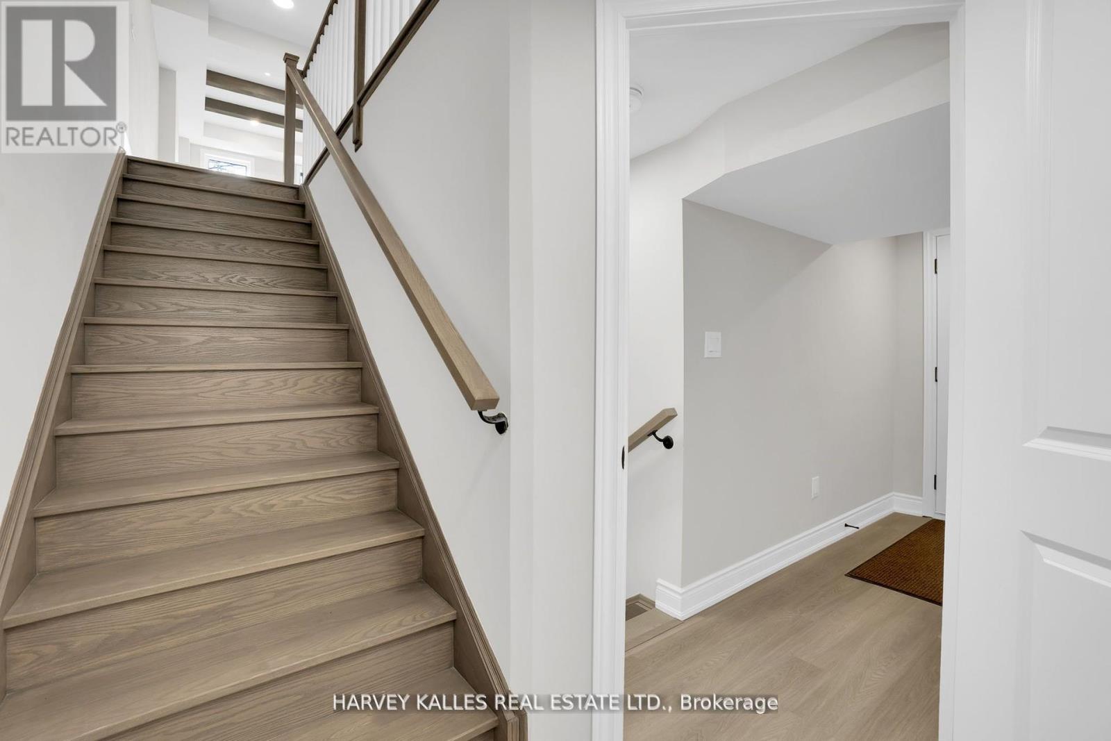 Photo 36 of 19 Lambton Avenue, Toronto ON