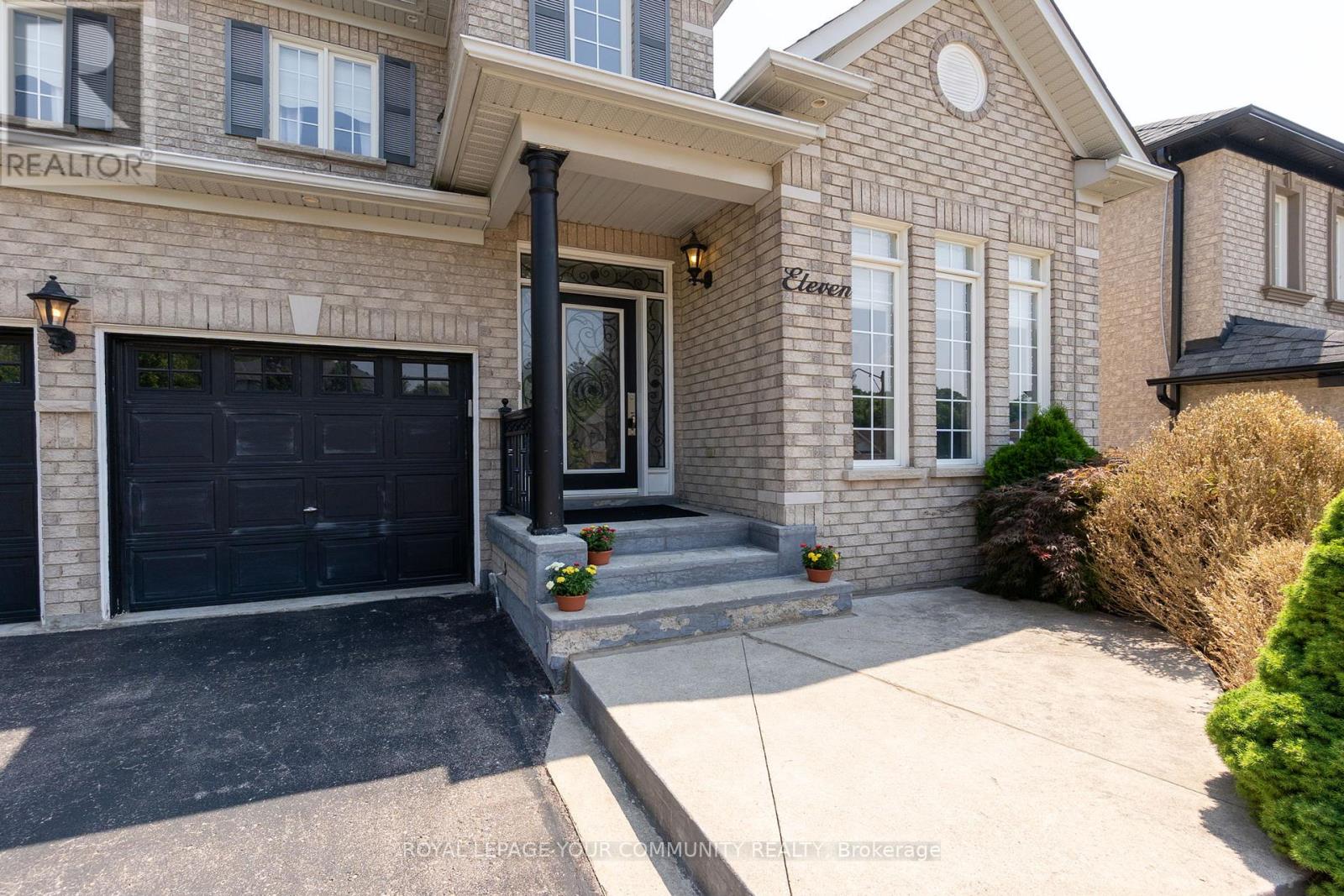 Photo 3 of 11 Evans Ridge, Caledon ON