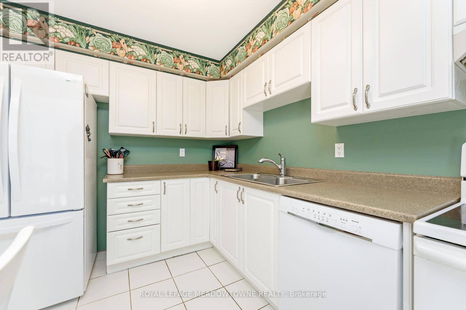 Photo 13 of 13 Blueridge Square, Brampton ON