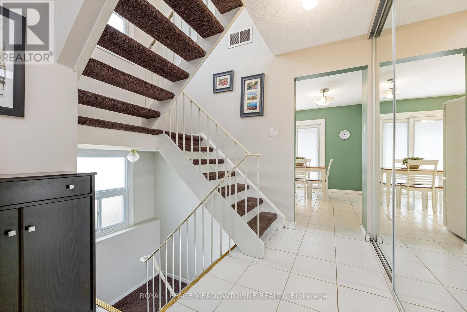 Photo 15 of 13 Blueridge Square, Brampton ON