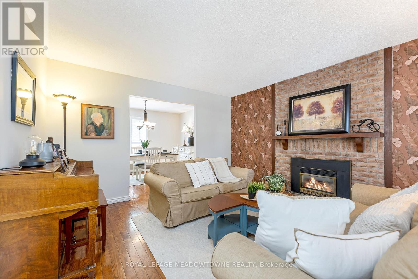 Photo 8 of 13 Blueridge Square, Brampton ON
