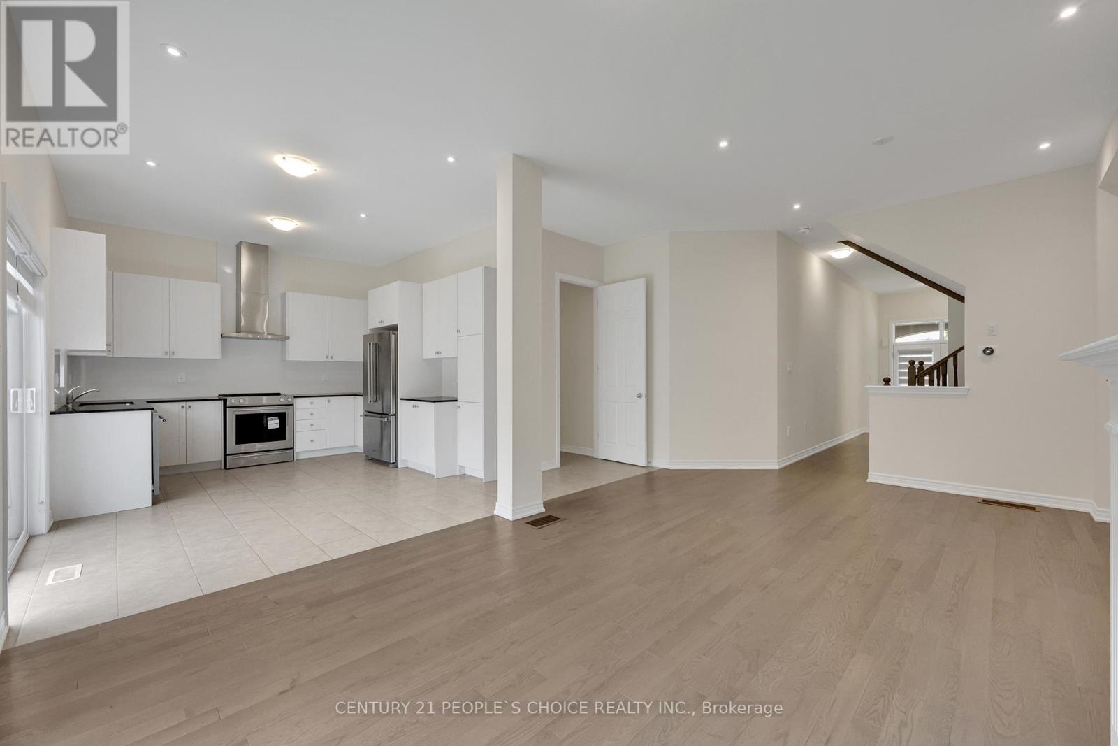 Photo 2 of 3936 Leonardo Street, Burlington ON
