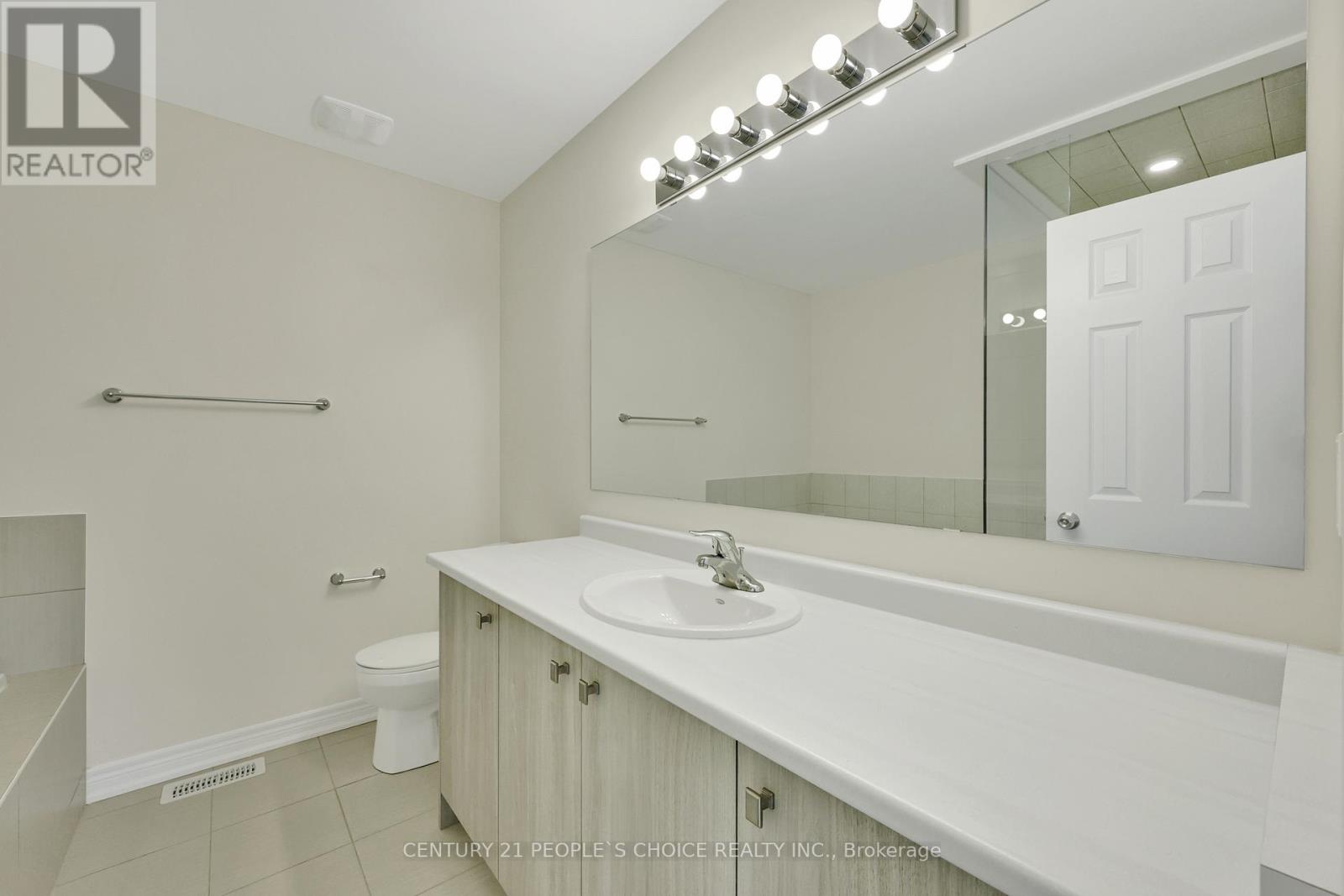 Photo 13 of 3936 Leonardo Street, Burlington ON