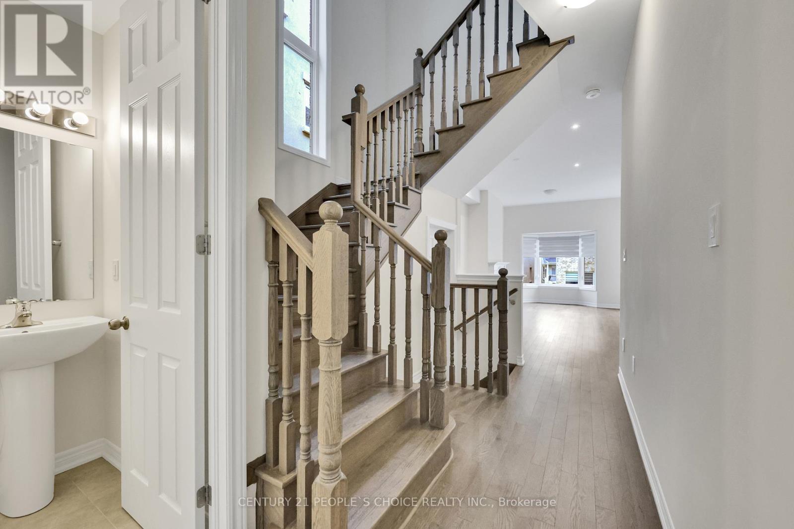 Photo 33 of 3936 Leonardo Street, Burlington ON