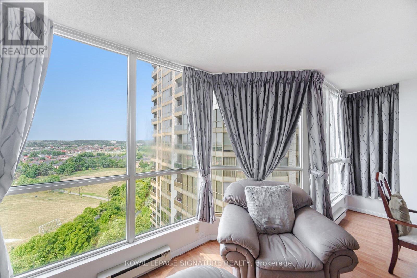 Photo 6 of 1501 55 Kingsbridge Garden Circle, Mississauga ON