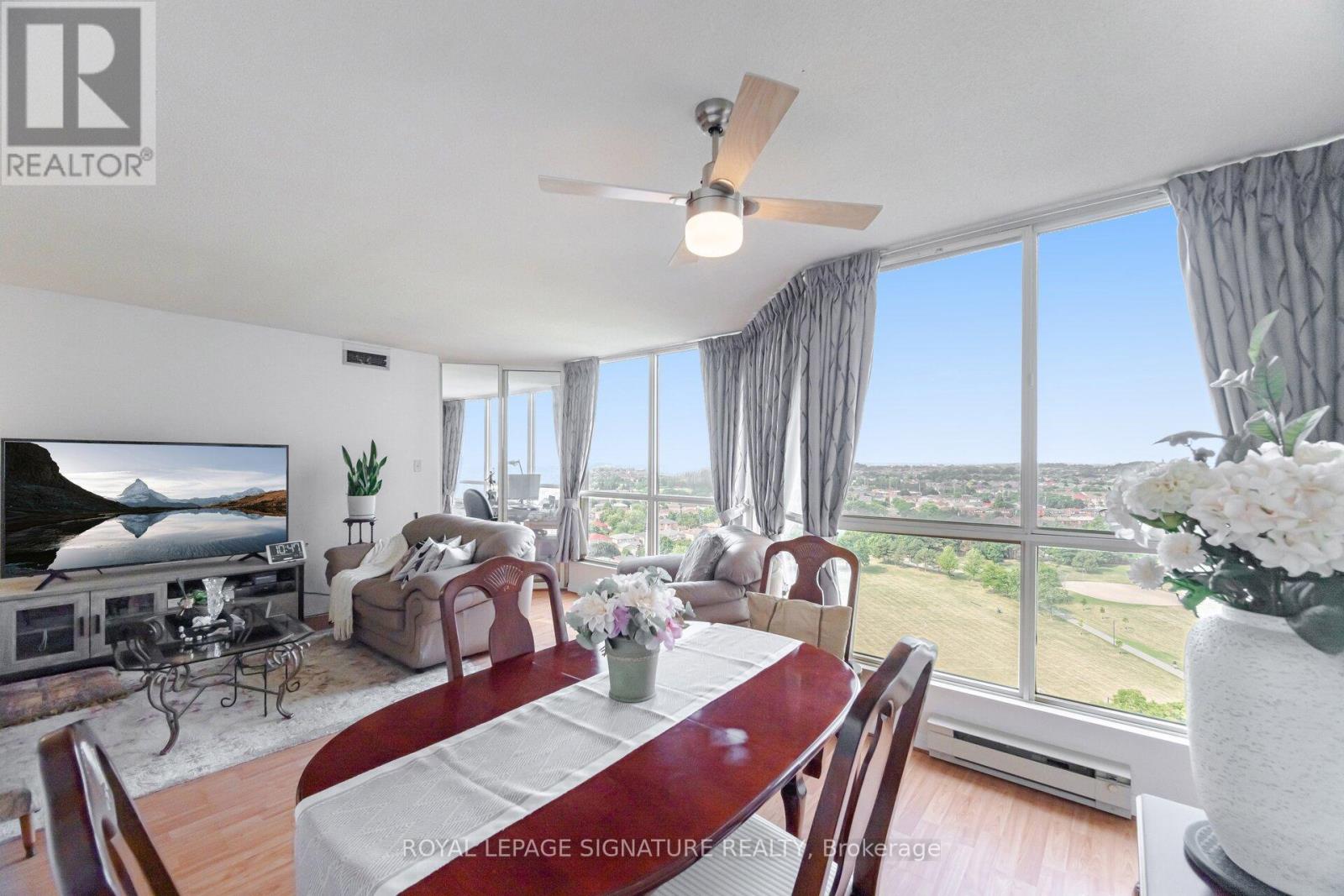 Photo 43 of 1501 55 Kingsbridge Garden Circle, Mississauga ON