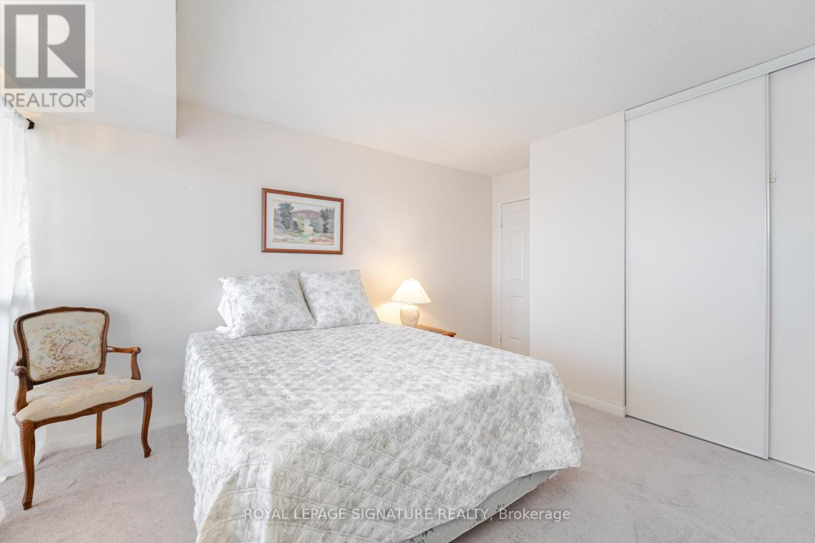 Photo 3 of 1501 55 Kingsbridge Garden Circle, Mississauga ON
