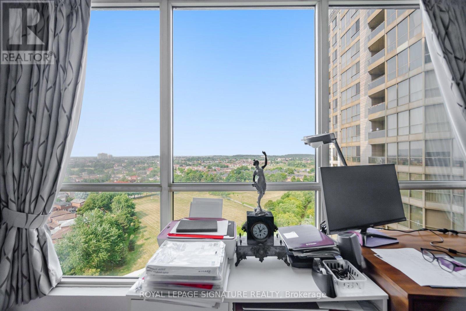 Photo 48 of 1501 55 Kingsbridge Garden Circle, Mississauga ON