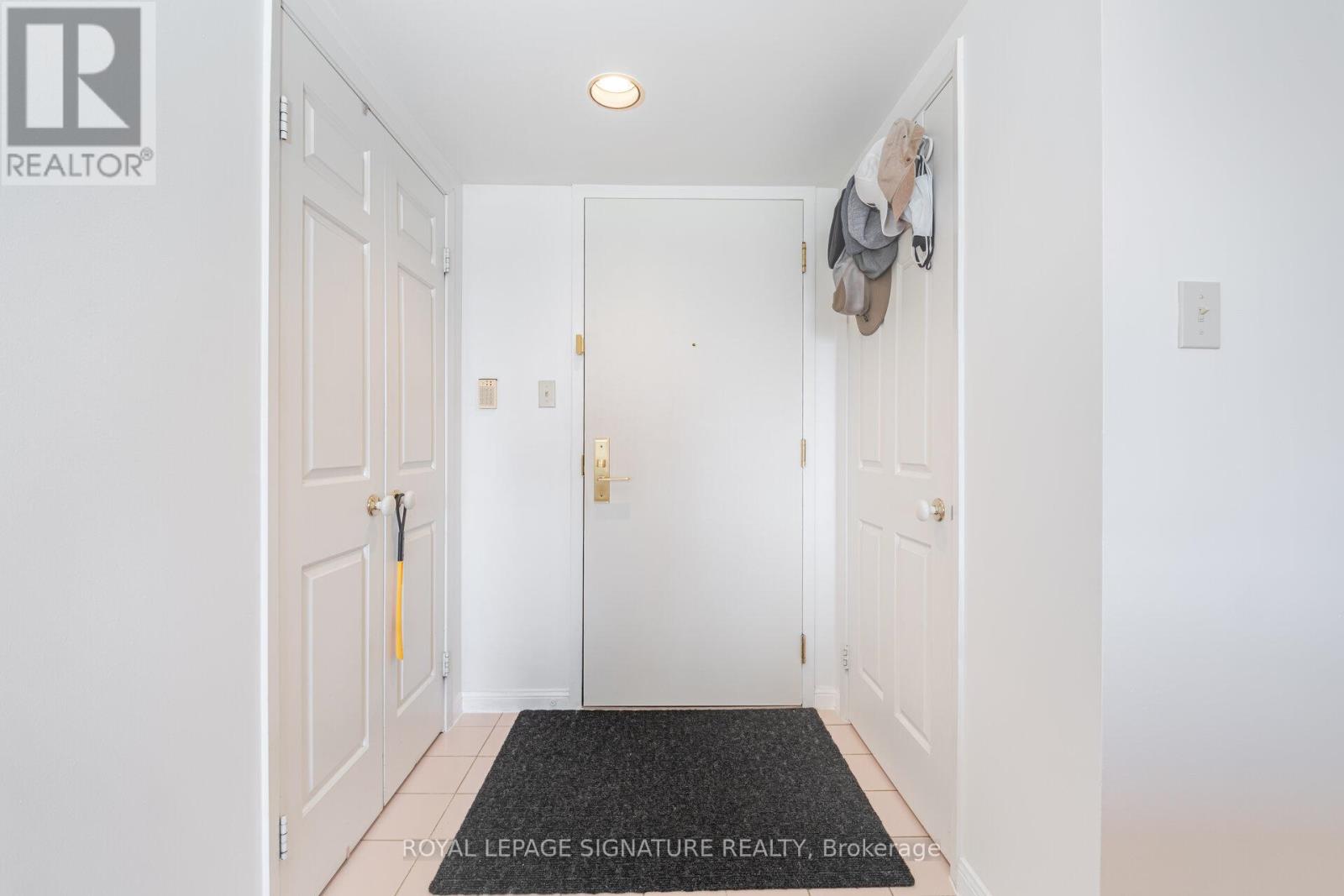 Photo 46 of 1501 55 Kingsbridge Garden Circle, Mississauga ON