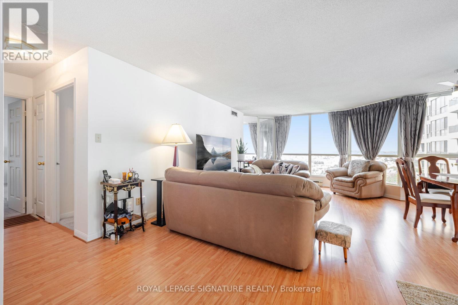 Photo 24 of 1501 55 Kingsbridge Garden Circle, Mississauga ON