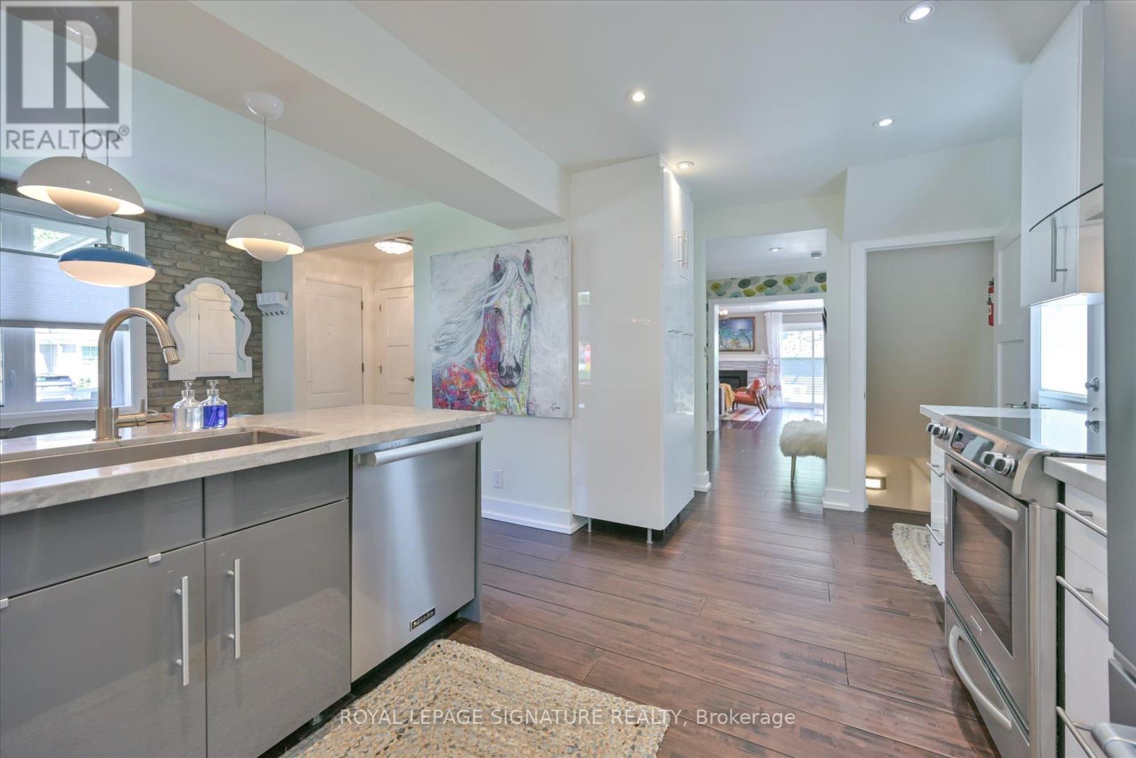 Photo 12 of 386 Allan Street, Oakville ON